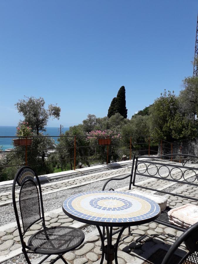 Tigullio Vacations Panoramica Apartments Lavagna Extérieur photo